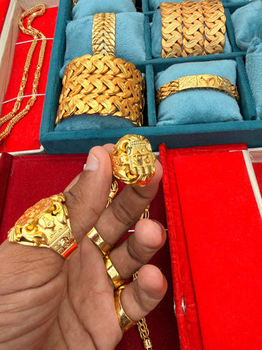 GOLD FORMING SETH RING