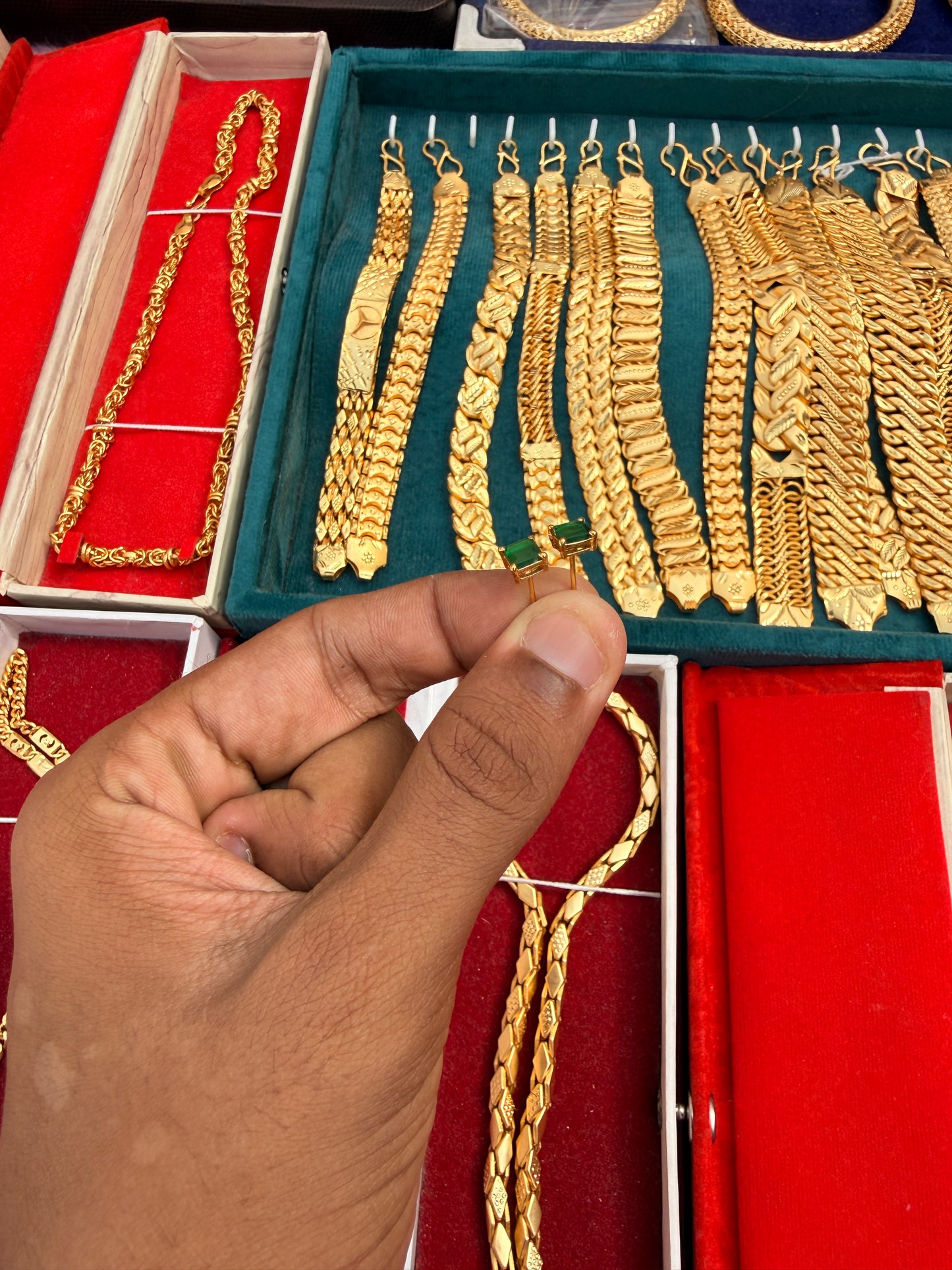 GOLD FORMING G.LONG EARRING