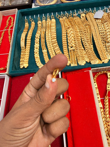 GOLD FORMING PREMIUM EARRING