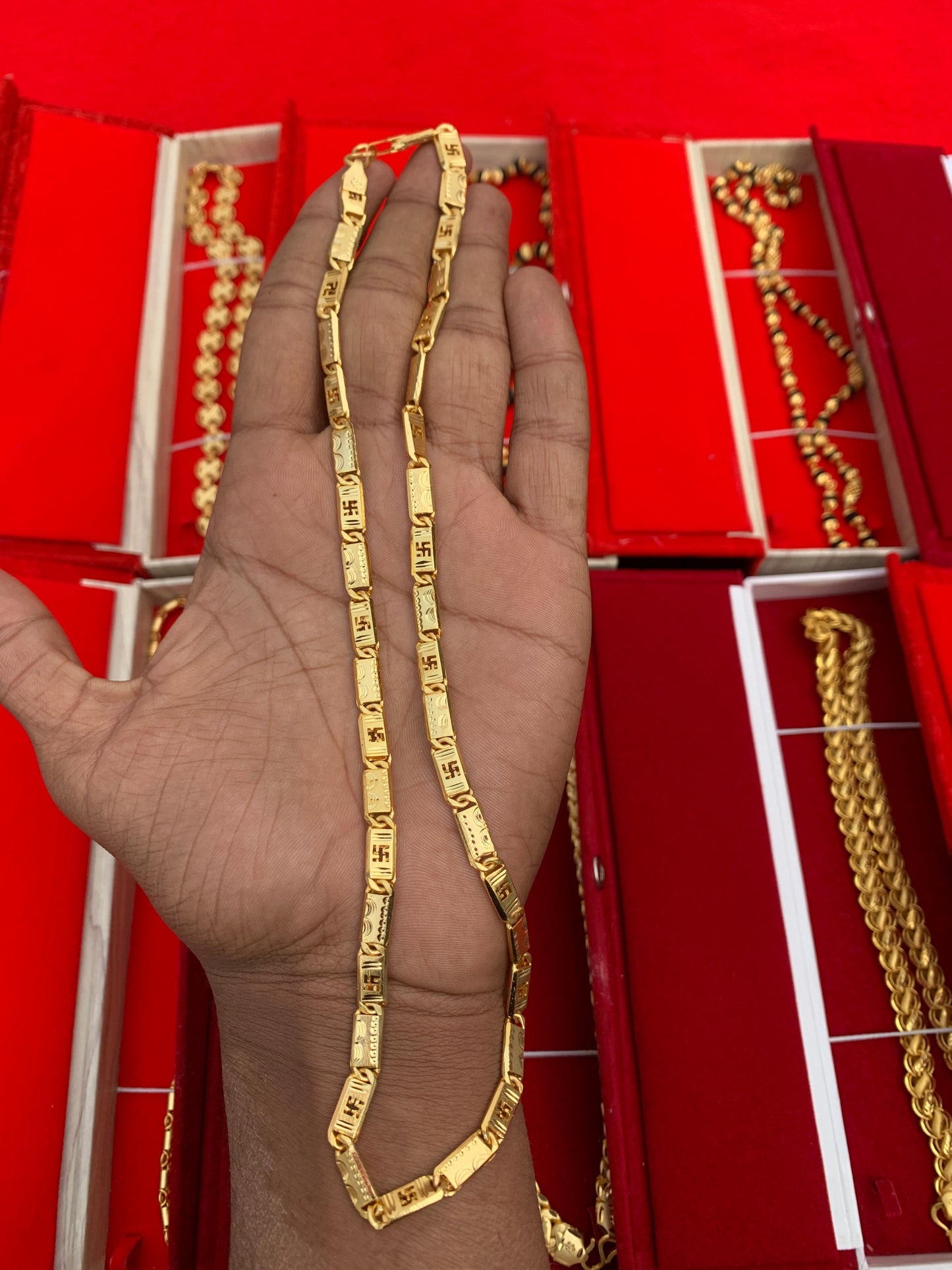 men's gold forming nawabi chain