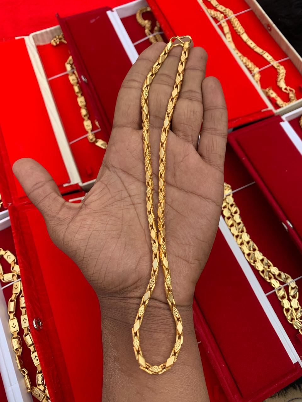 MEN'S GOLD FORMING KAJU KATLI CHAIN