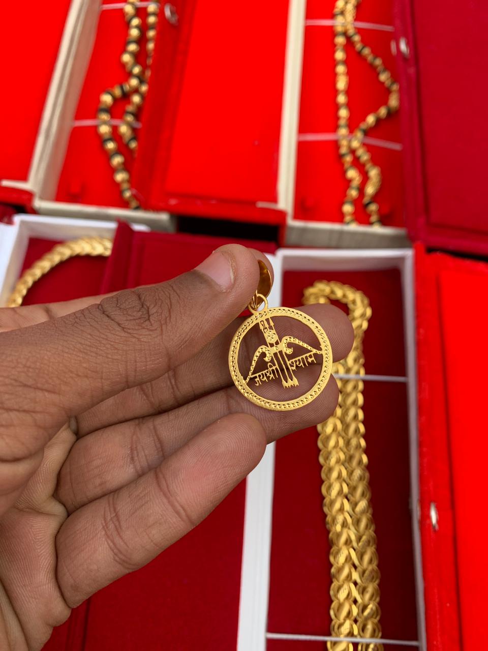 MEN'S GOLD FORMING JAI SHREE RAM PANDANT