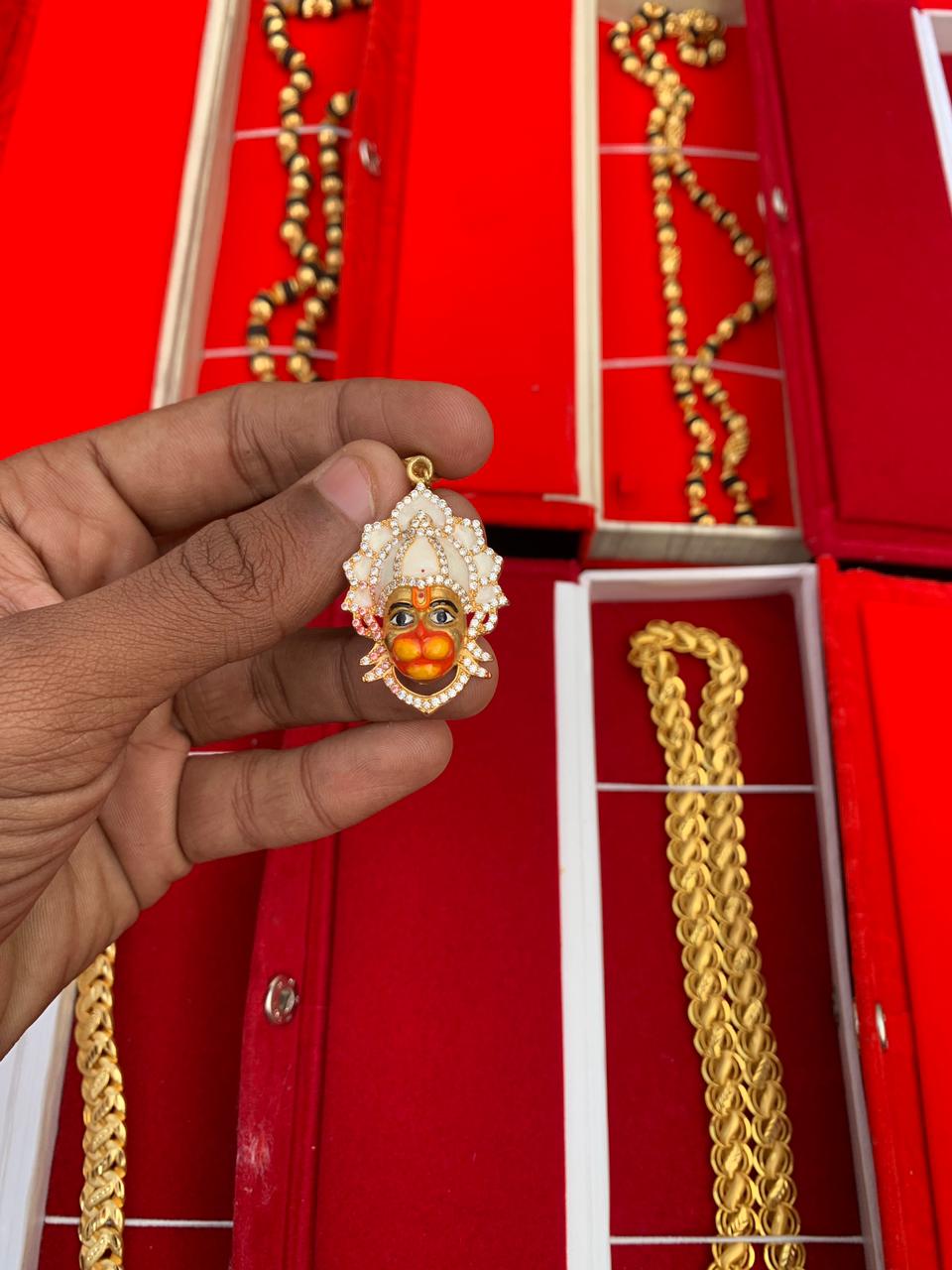 MEN'S GOLD FORMING HANUMAN PANDANT