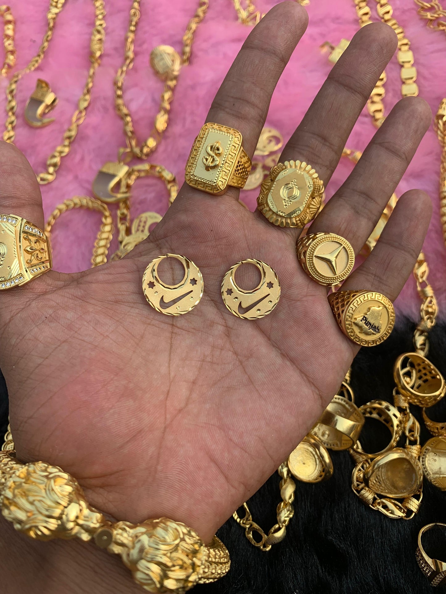 MEN'S GOLD FORMING EARRING