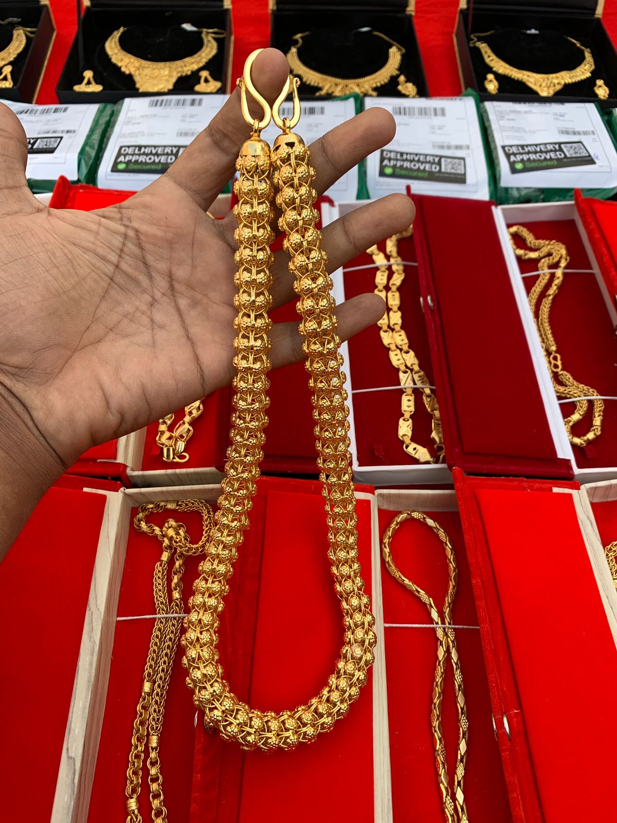 GOLD FORMING GAJRA CHAIN