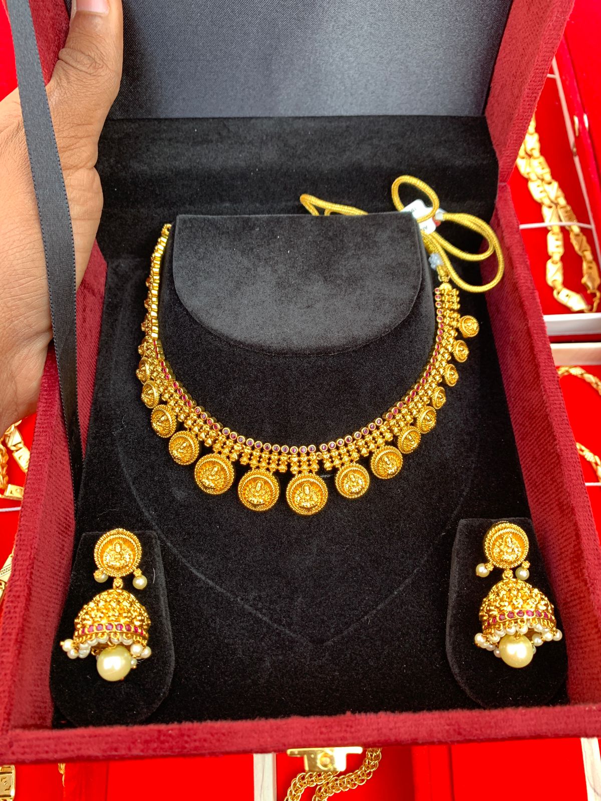 DIVINE TEMPLE NECKLACE SET