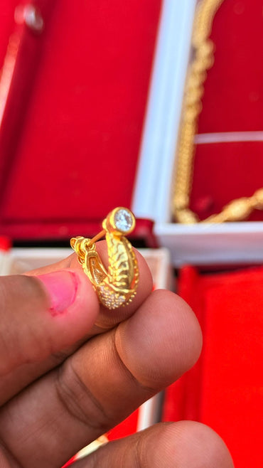 FORMING D.W. LONG EARRING