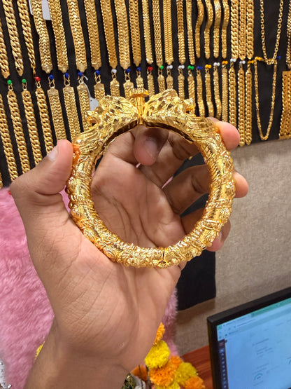 Forming lion radwadi Kada