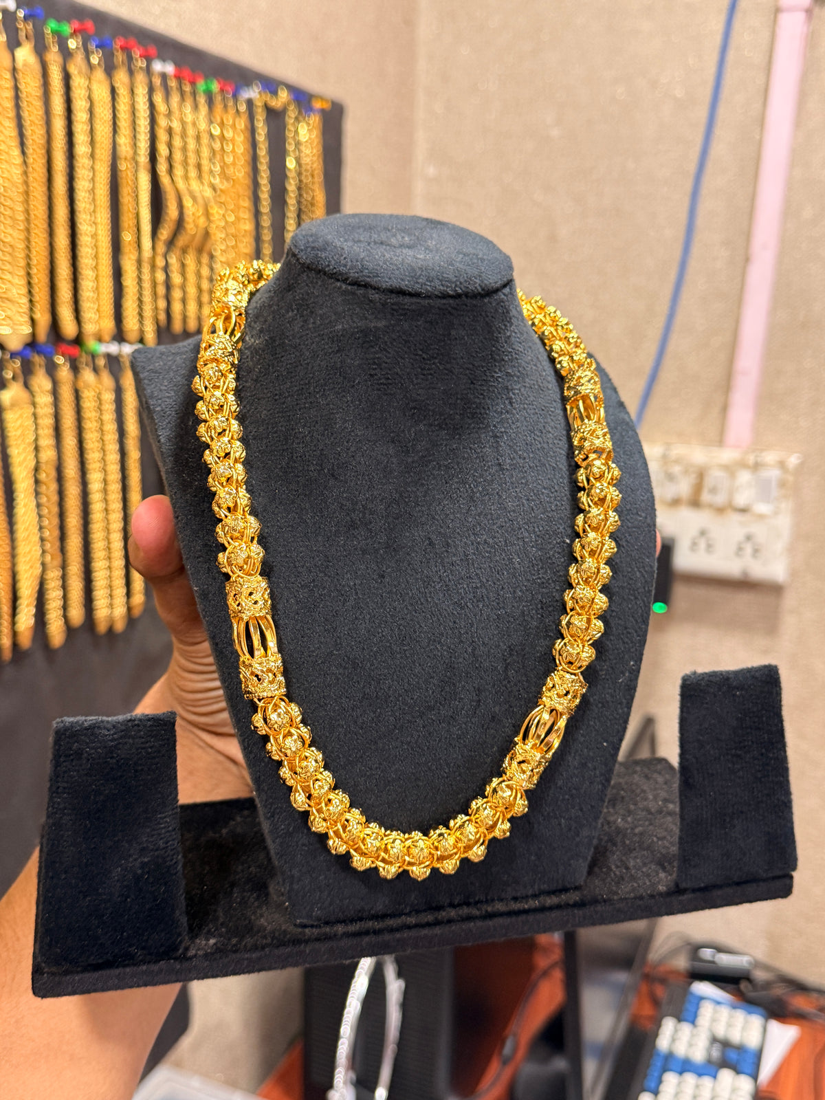 Gold Forming Heavy Pipe Chain