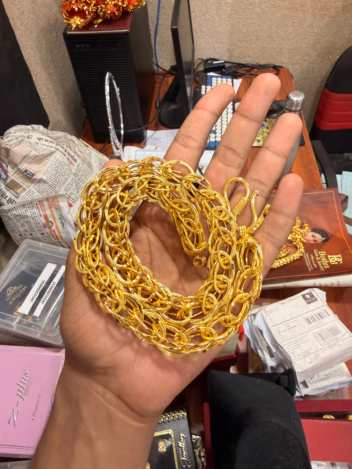 Gold Forming Heavy Chain
