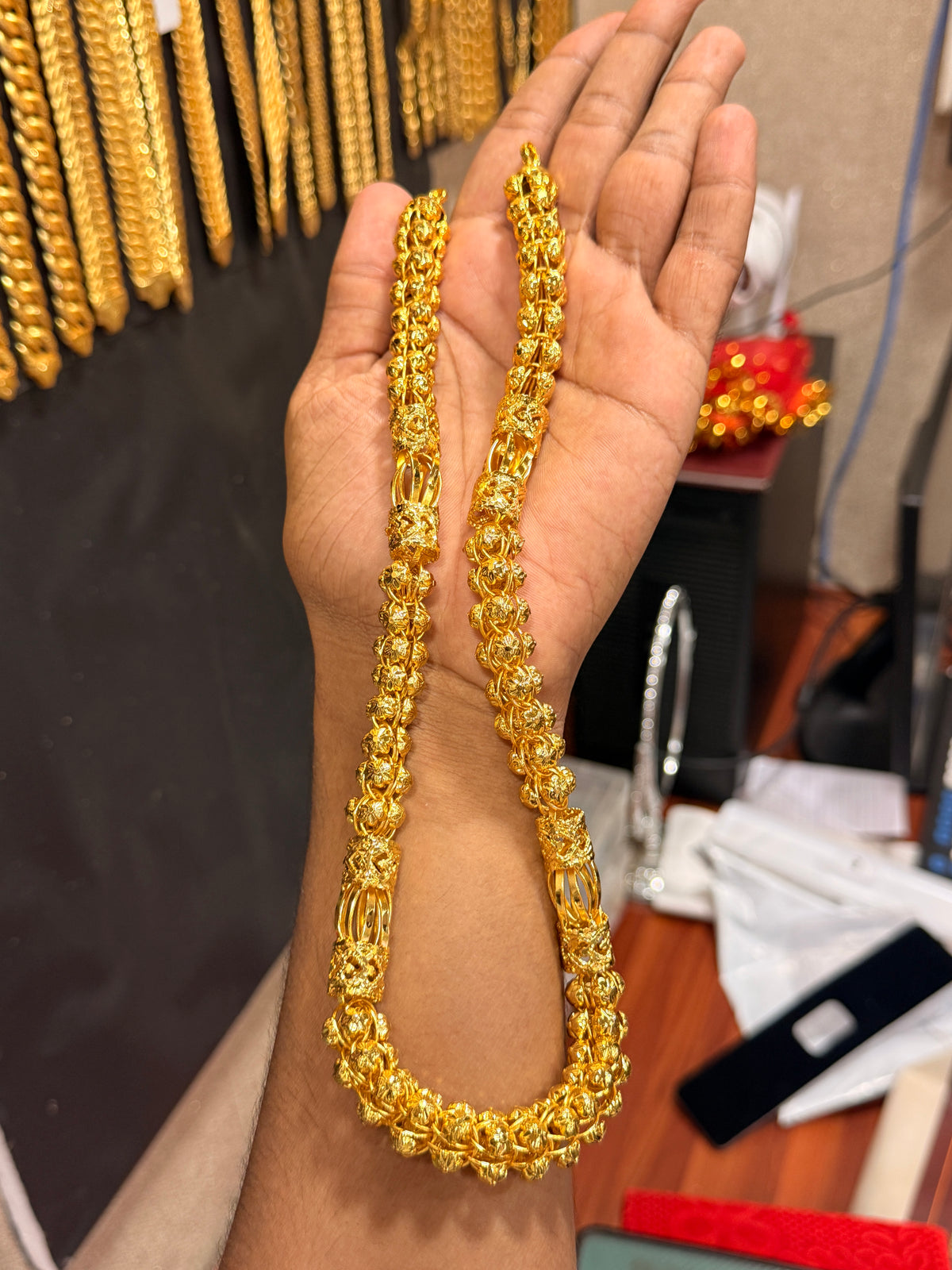 Gold Forming Heavy Pipe Chain