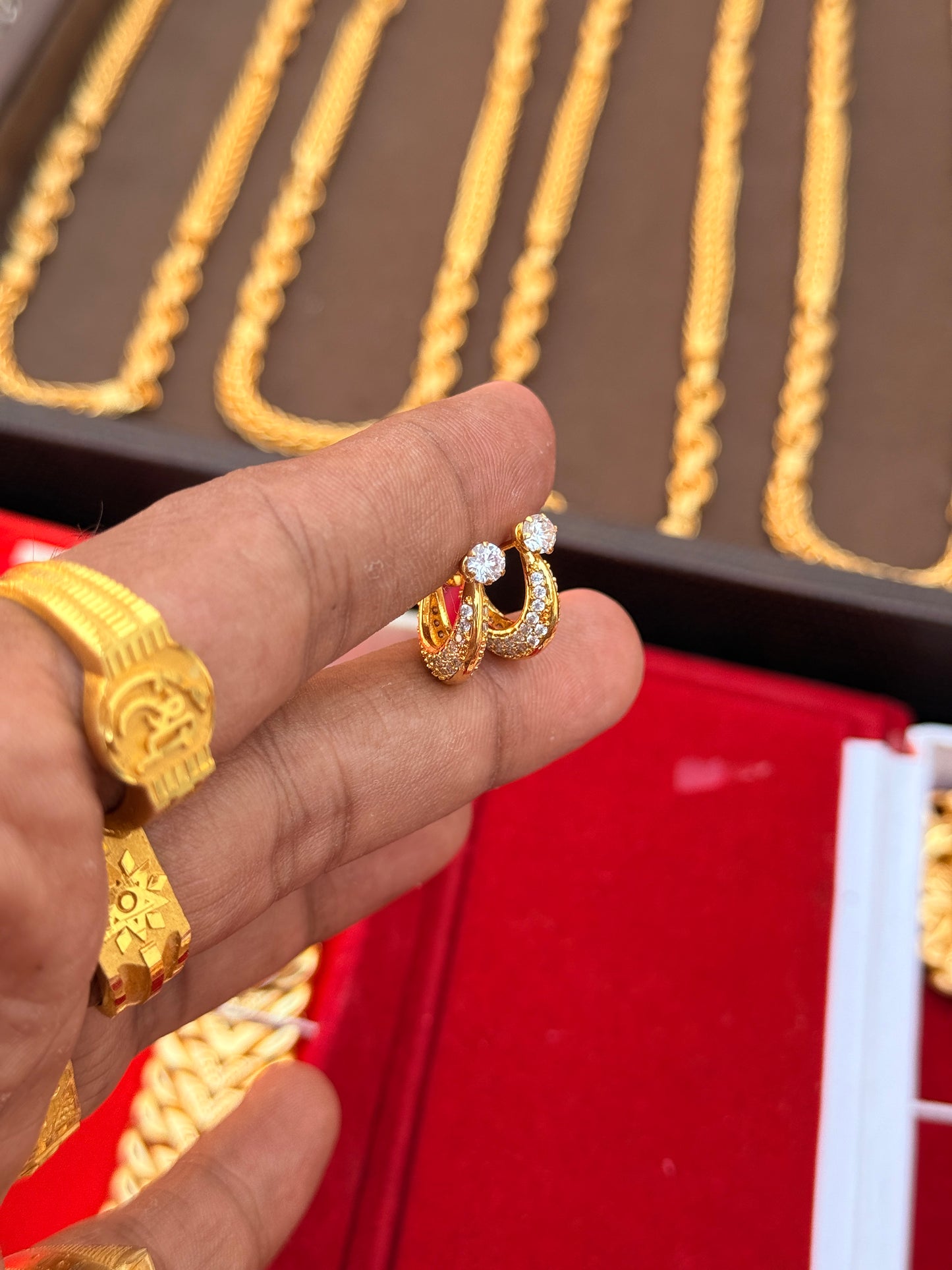GOLD FORMING PREMIUM D.W. WHITE LONG EARRING