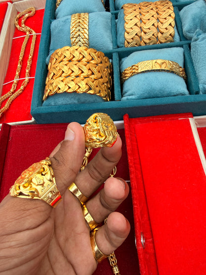 GOLD FORMING SETH RING