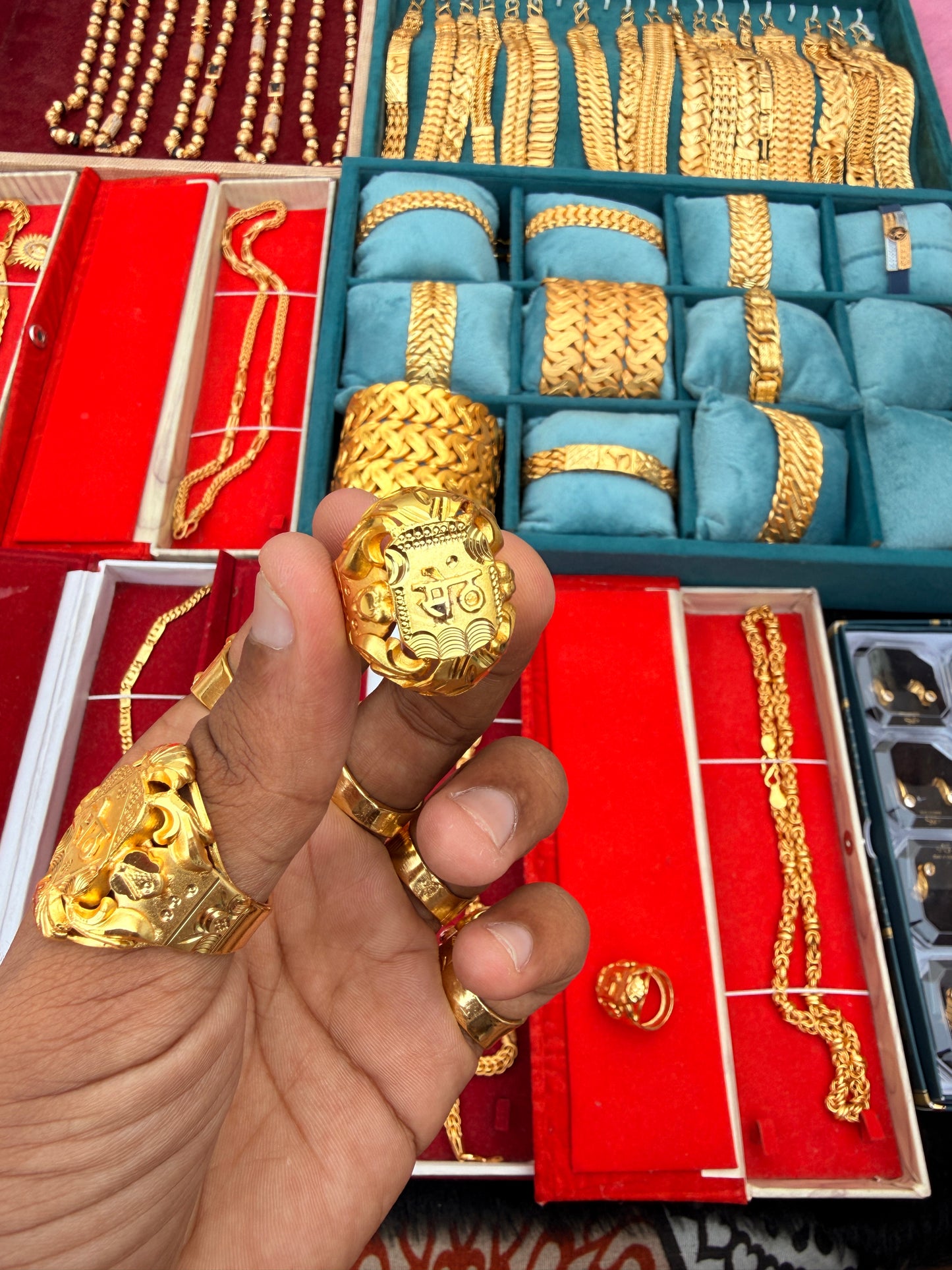 GOLD FORMING SETH RING