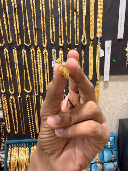 GOLD FORMING PREMIUM D.W. WHITE LONG EARRING