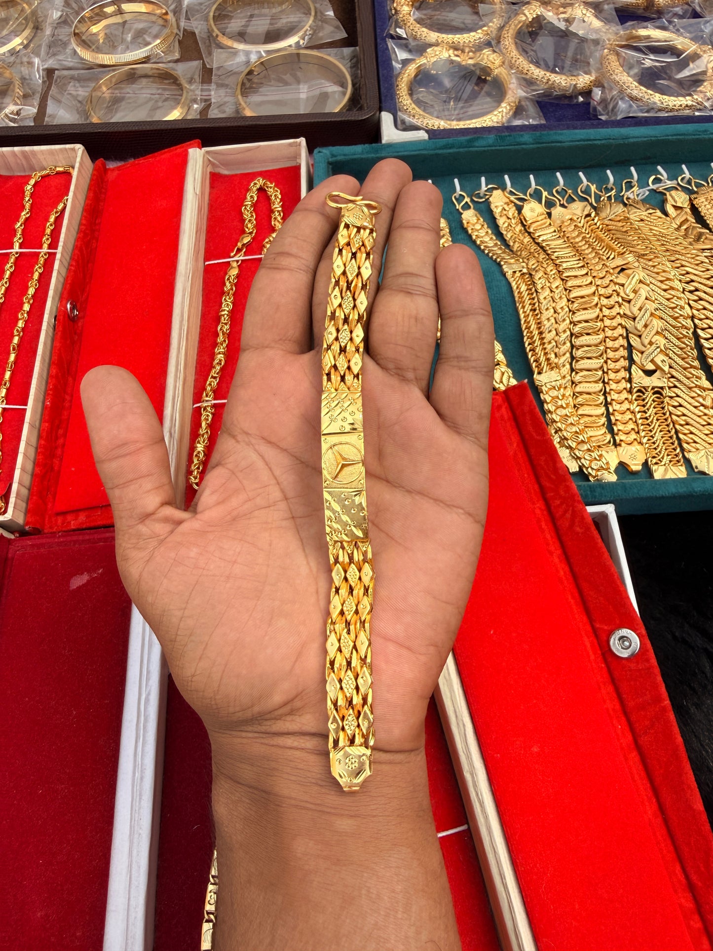 GOLD FORMING MERCIDIES BRASCLET