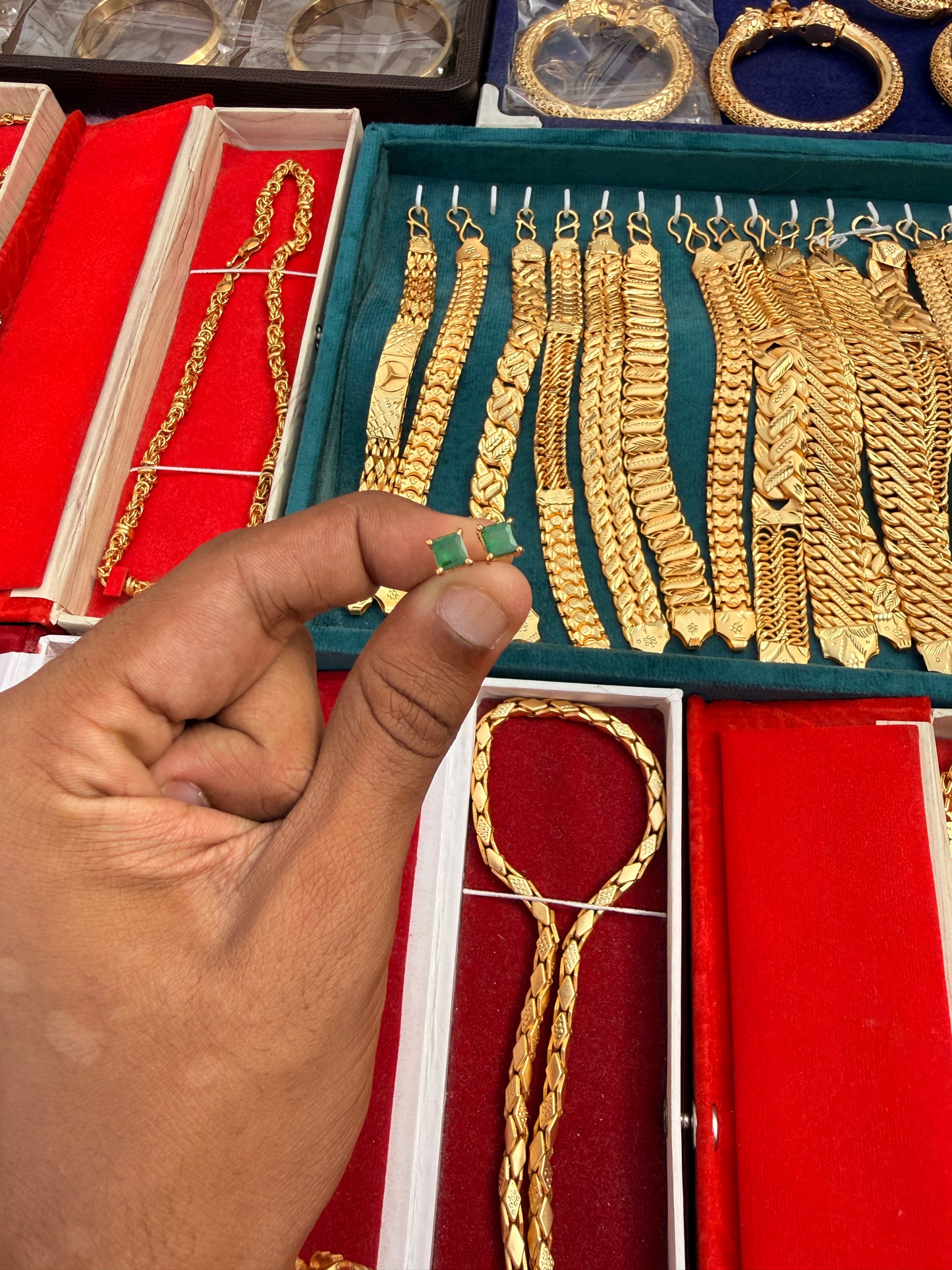 GOLD FORMING G.LONG EARRING