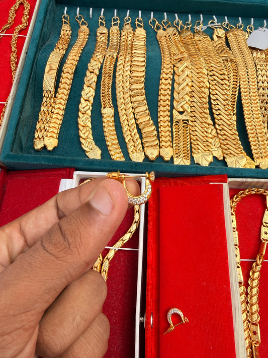 GOLD FORMING PREMIUM D.W. WHITE LONG EARRING