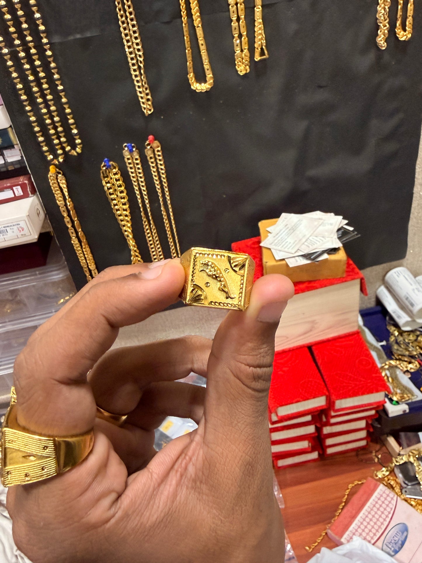 Gold Forming Jagure Ring