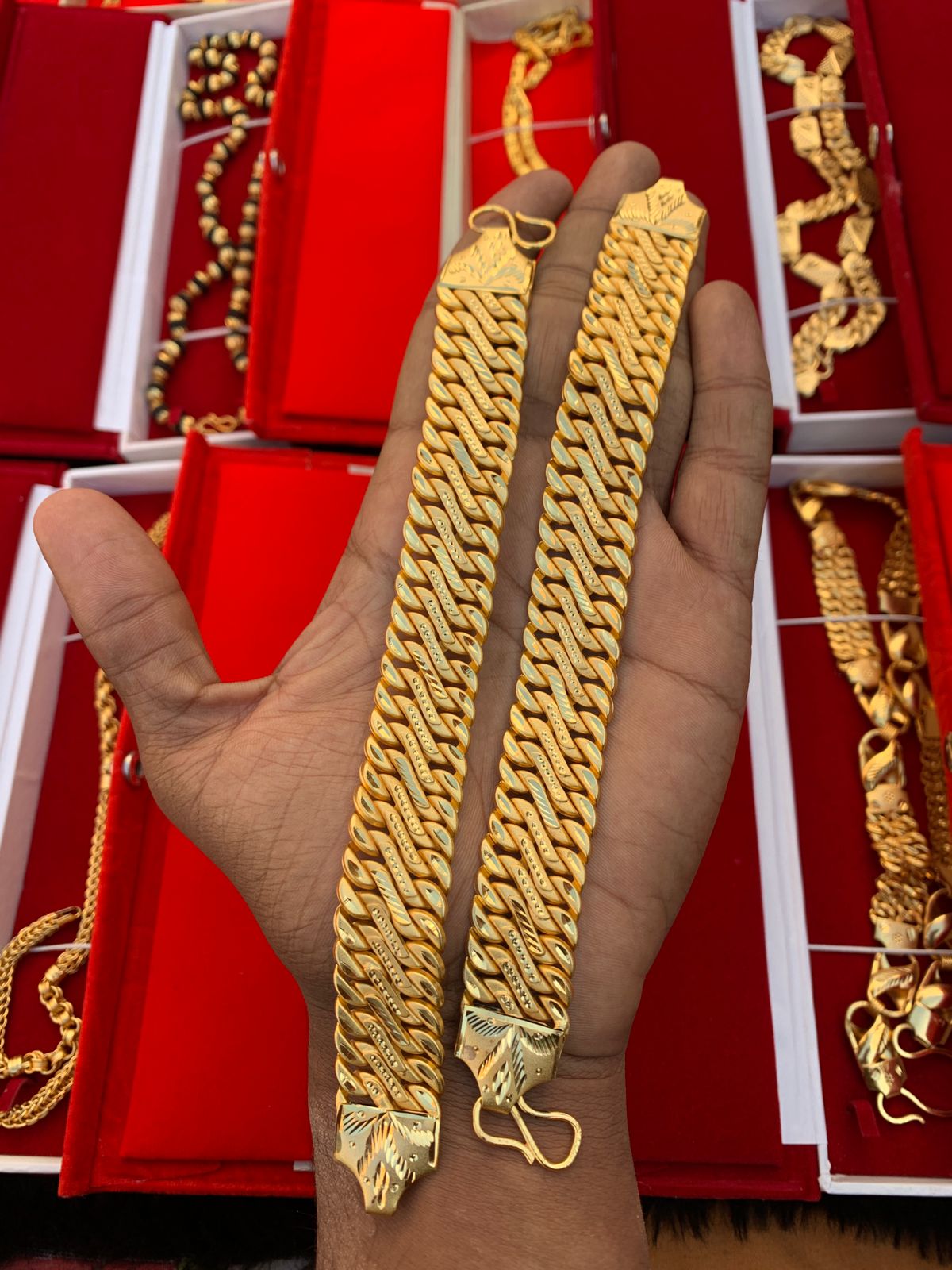 MEN'S GOLD FORMING LINEING BRASLET