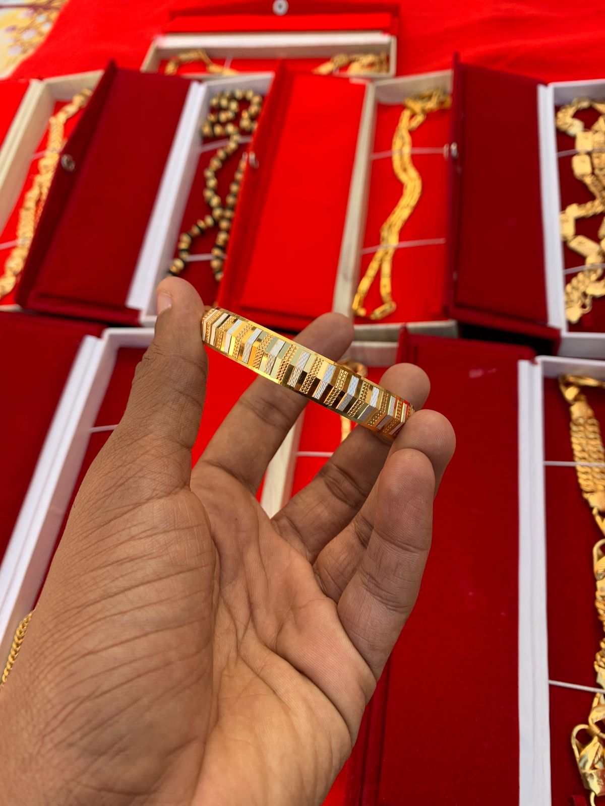 MAN'S GOLD FORMING RODIUM FINESH KADA