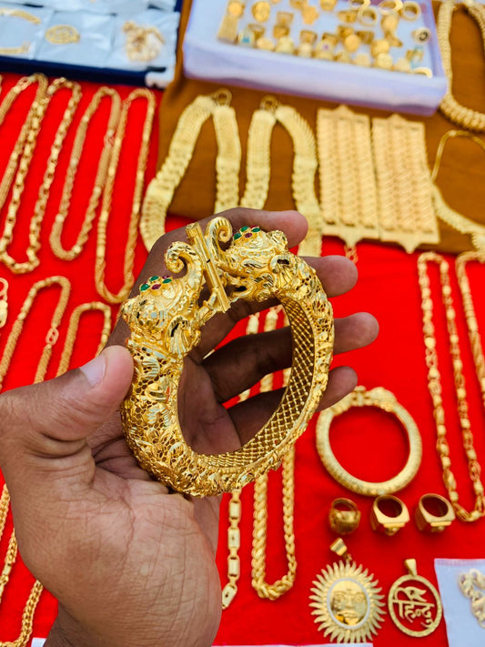 MAN'S GOLD FORMING DAIMOND RAJWADI KADA