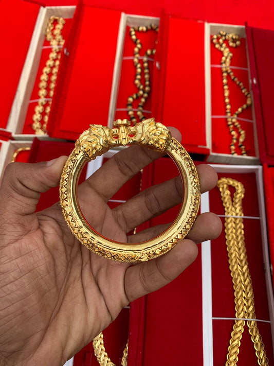 MEN'S GOLD FORMING PREMIUM RAJWADI  KADA