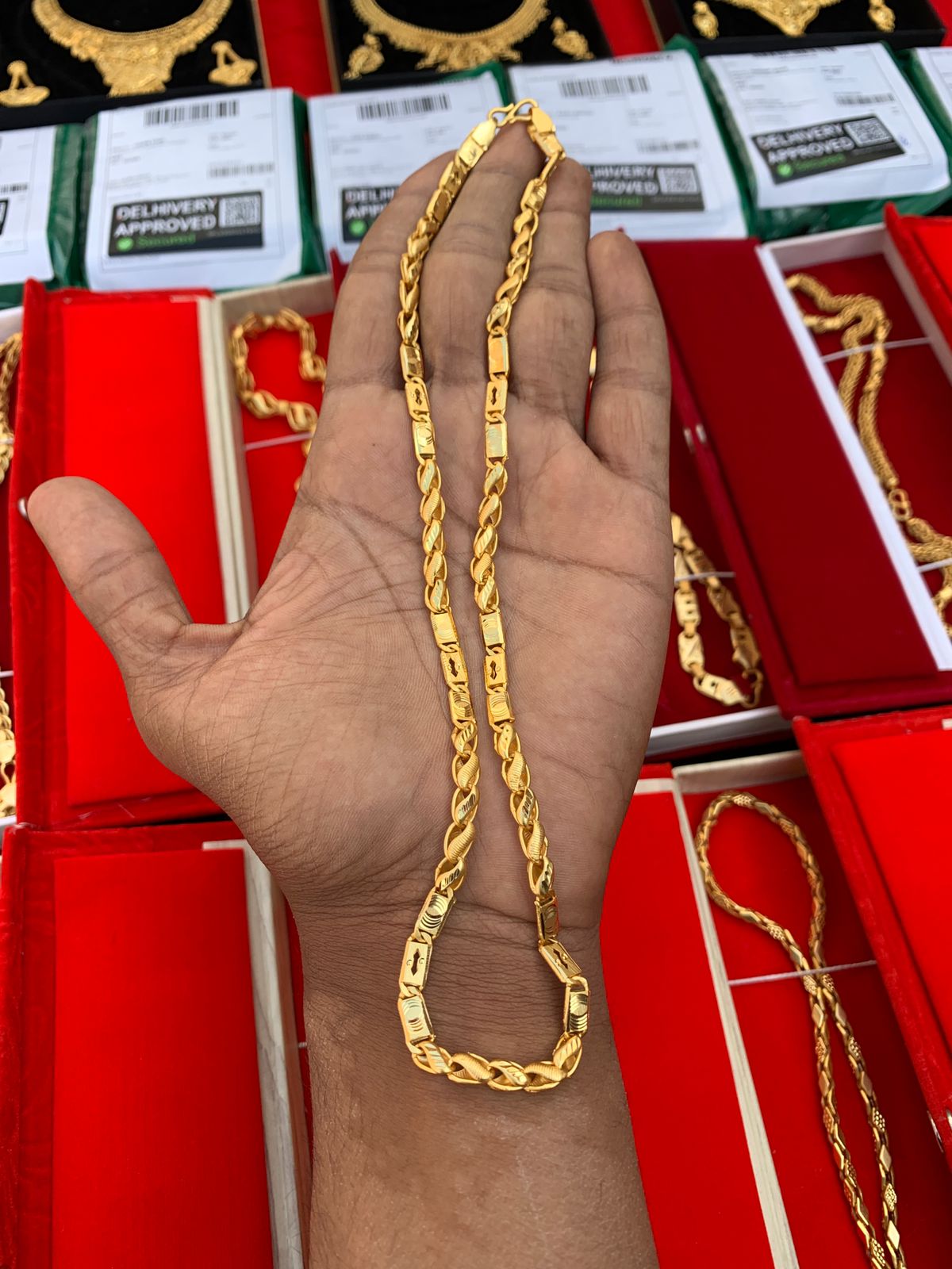 GOLD FORMING MINI LOTUS NAWABI CHAIN