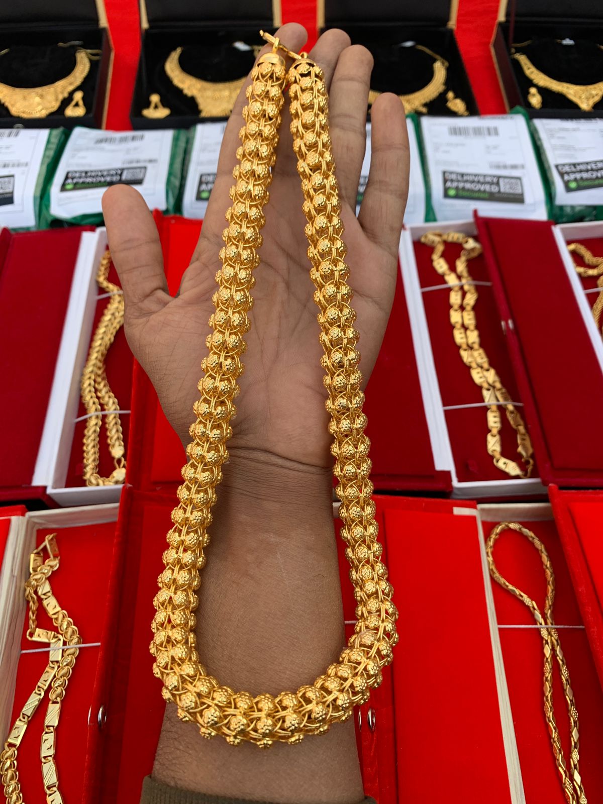 GOLD FORMING GAJRA CHAIN