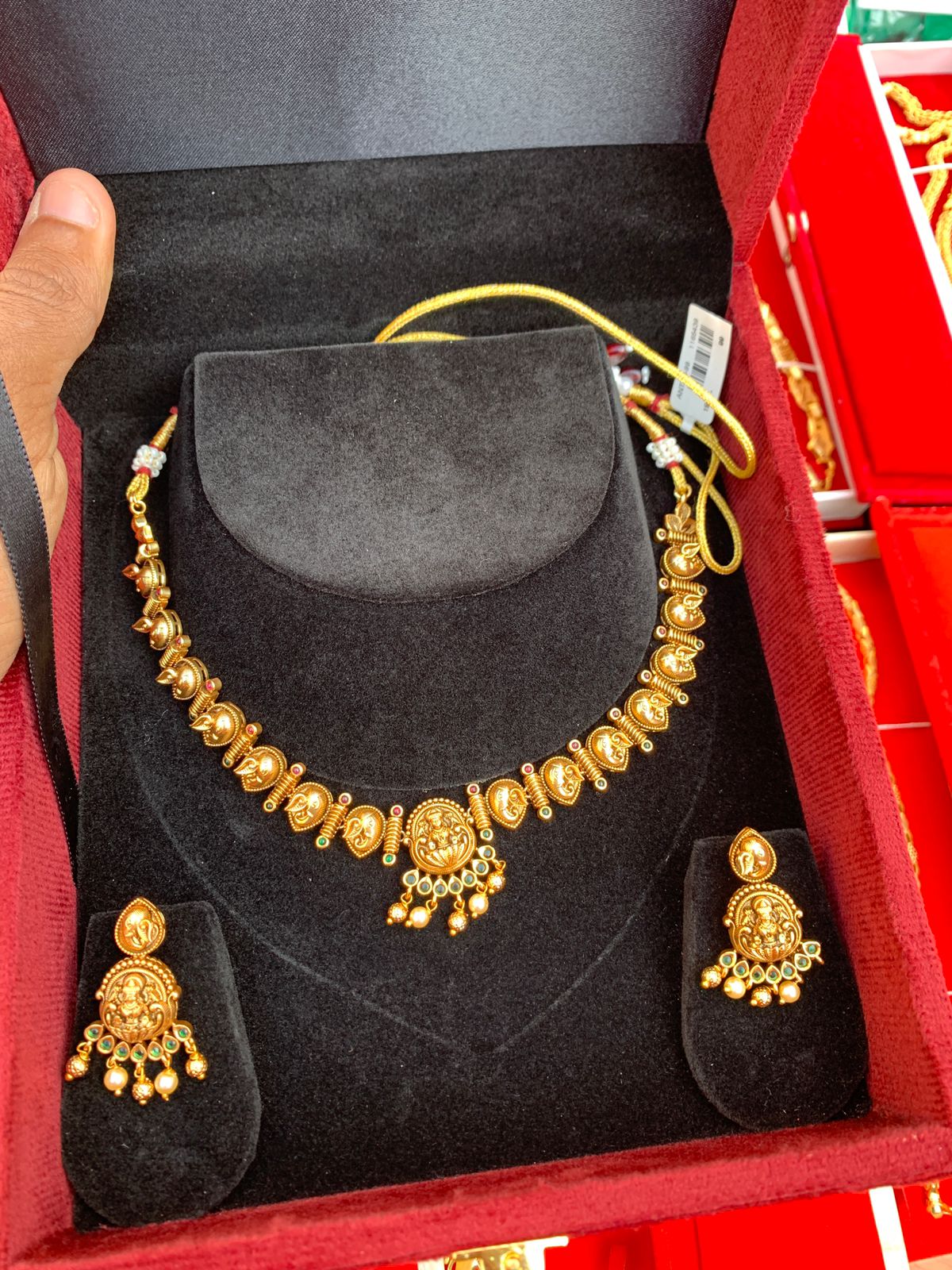 DIVINE TEMPLE NECKLACE SET