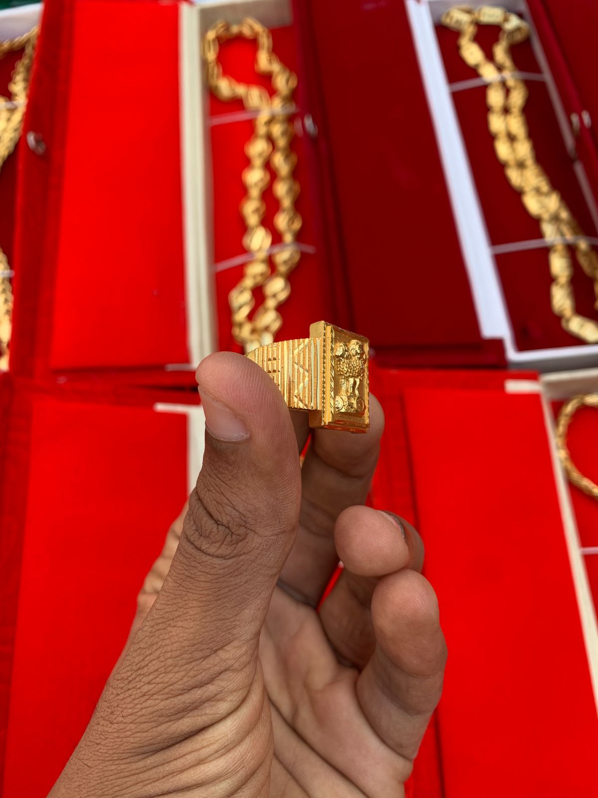 GOLD FORMING ASHOK STUMB RING