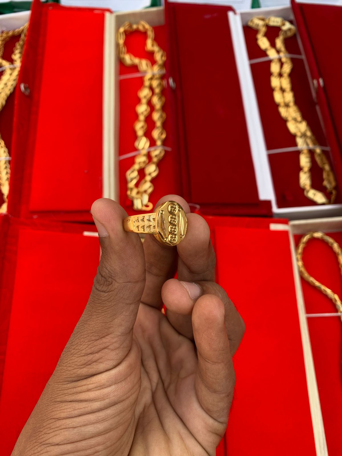 GOLD FORMING PLAIN RING