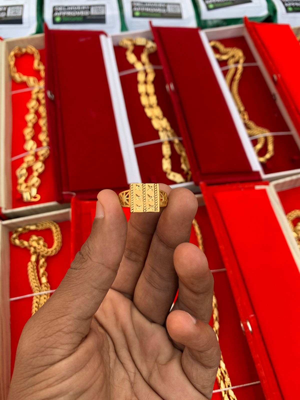 GOLD FORMING PLAIN RING