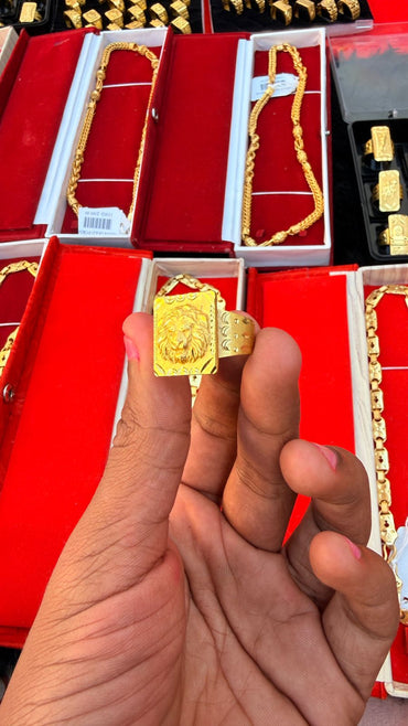 GOLD FORMING LION RING