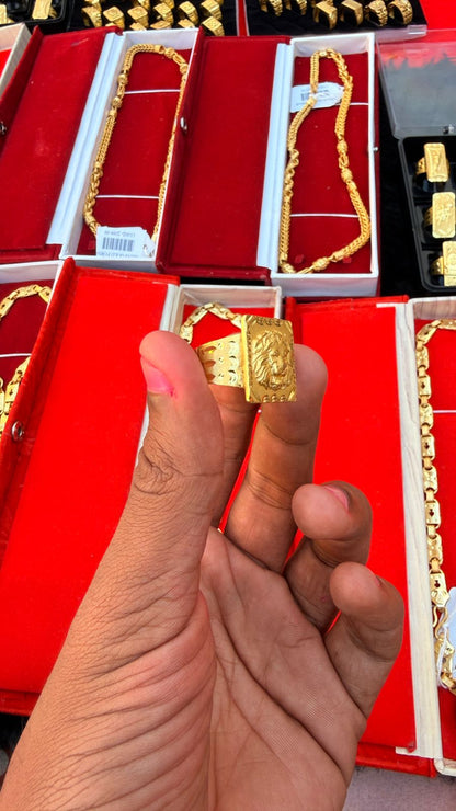GOLD FORMING LION RING